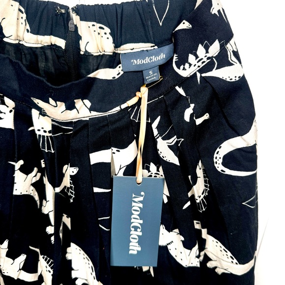 Modcloth Skirt S Black Dinosaur Print Novelty Pockets Flare Teacher Academia - Picture 5 of 6